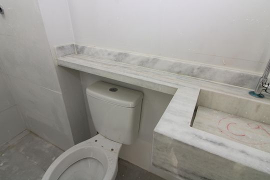 Banheiro de apartamento à venda com 2 quartos, 30m² em Cidade Antônio Estêvão de Carvalho, São Paulo