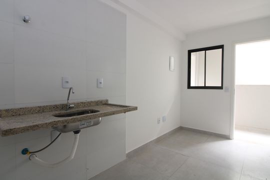 Sala / Cozinha de apartamento à venda com 2 quartos, 30m² em Cidade Antônio Estêvão de Carvalho, São Paulo