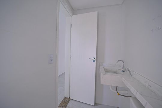 Banheiro de apartamento à venda com 2 quartos, 30m² em Cidade Antônio Estêvão de Carvalho, São Paulo