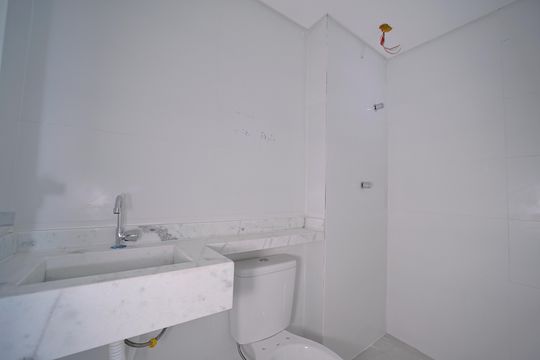 Banheiro de apartamento à venda com 2 quartos, 30m² em Cidade Antônio Estêvão de Carvalho, São Paulo