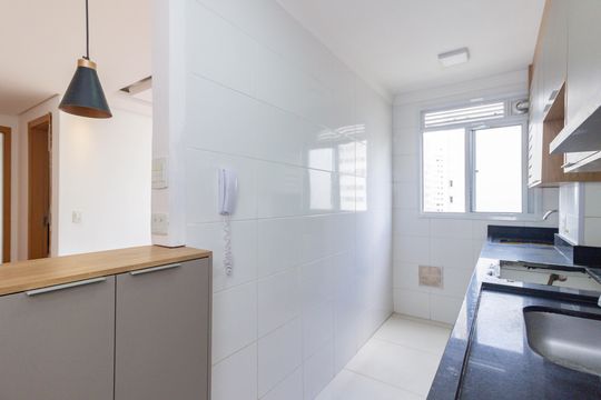 Cozinha de apartamento para alugar com 2 quartos, 44m² em Jardim Iris, São Paulo