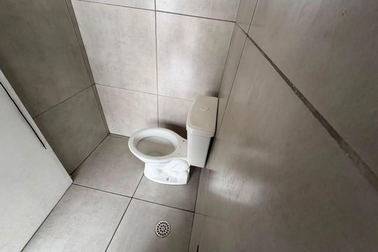 Banheiro de apartamento à venda com 2 quartos, 50m² em Parque Novo Oratório, Santo André