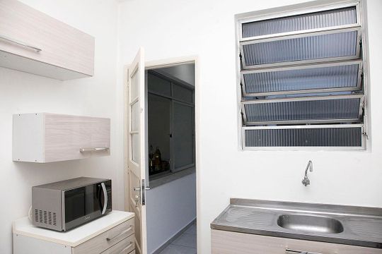 Cozinha + Área de Serviço de apartamento à venda com 1 quarto, 68m² em Farroupilha, Porto Alegre