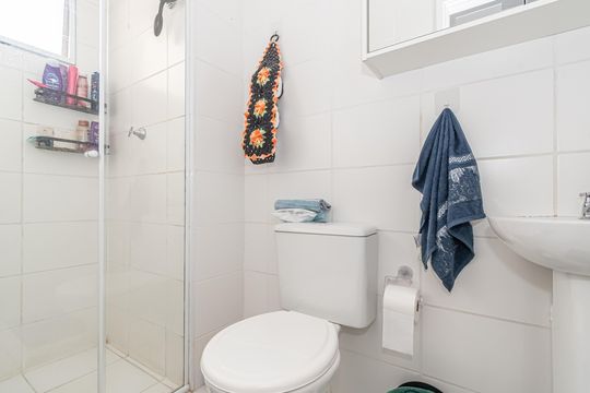 Banheiro  de apartamento à venda com 2 quartos, 51m² em Jardim Dulce (nova Veneza), Sumaré