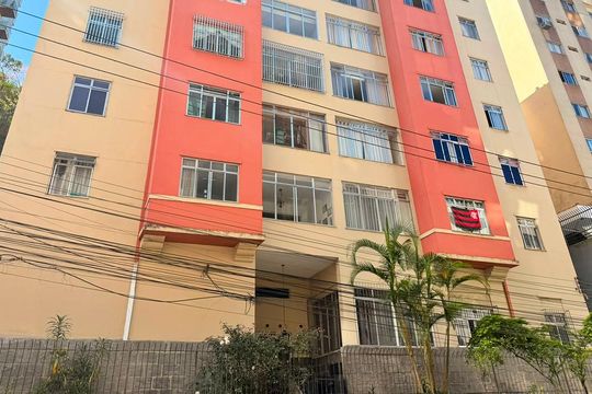 Apartamento para alugar com 2 quartos, 106m² em Centro, Petrópolis