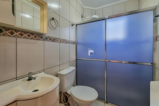 Banheiro de kitnet/studio para alugar com 1 quarto, 42m² em Vila Nova, Novo Hamburgo