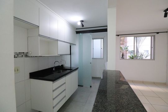 Cozinha e Área de Serviço de apartamento para alugar com 2 quartos, 50m² em Socorro, São Paulo