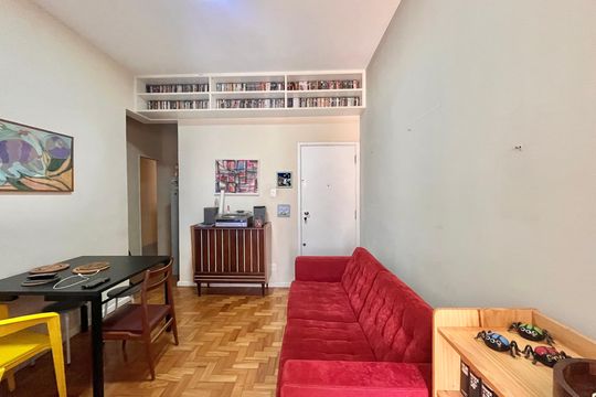 Sala de apartamento à venda com 2 quartos, 90m² em Leme, Rio de Janeiro