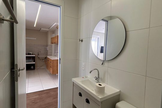 Banheiro  de apartamento para alugar com 2 quartos, 34m² em Jardim Caravelas, São Paulo
