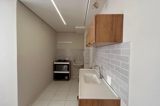Cozinha  de apartamento para alugar com 2 quartos, 34m² em Jardim Caravelas, São Paulo