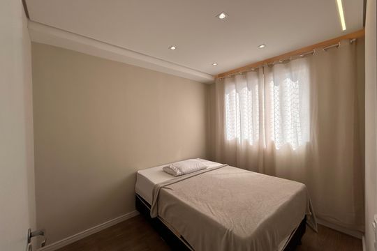 Quarto 1 de apartamento para alugar com 2 quartos, 34m² em Jardim Caravelas, São Paulo