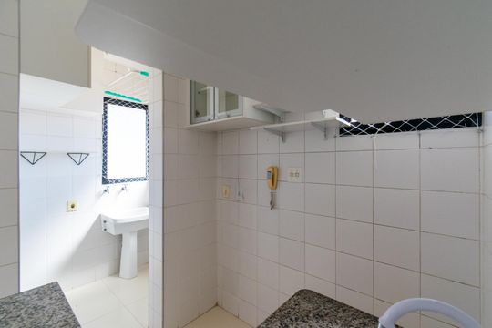 Cozinha de apartamento para alugar com 1 quarto, 40m² em Campo Belo, São Paulo