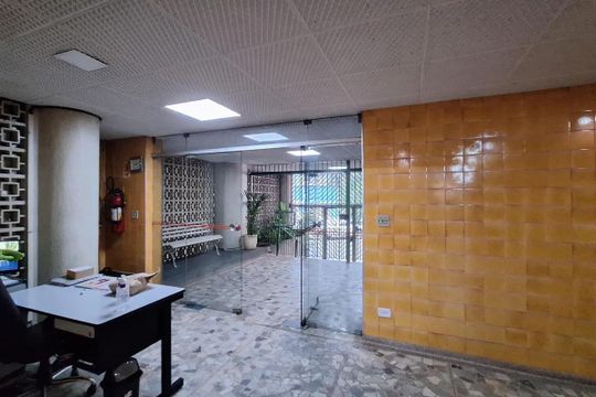 Entrada de apartamento à venda com 2 quartos, 107m² em Bom Retiro, São Paulo