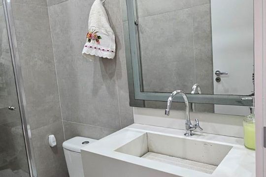 Banheiro de apartamento à venda com 2 quartos, 45m² em Jardim Norma, São Paulo