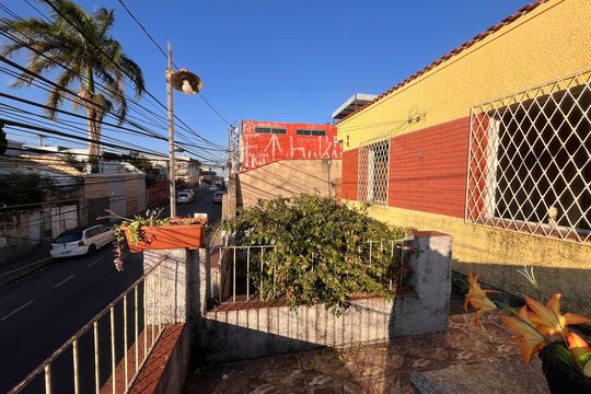 Apartamento à venda com 3 quartos, 196m² em Pompéia, Belo Horizonte
