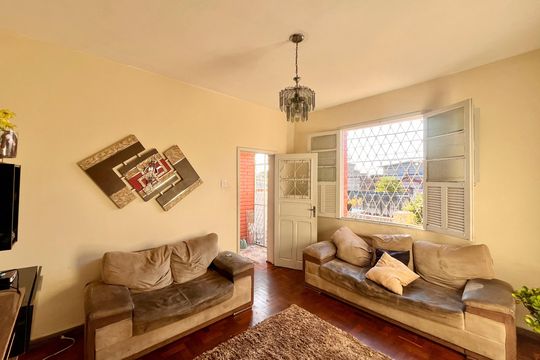 Apartamento à venda com 3 quartos, 196m² em Pompéia, Belo Horizonte
