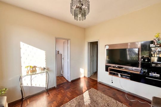 Apartamento à venda com 3 quartos, 196m² em Pompéia, Belo Horizonte