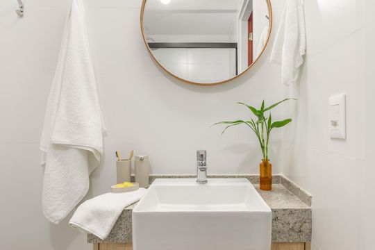 Banheiro de kitnet/studio para alugar com 1 quarto, 24m² em Consolação, São Paulo