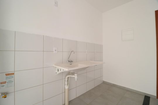 Cozinha de apartamento para alugar com 2 quartos, 45m² em Gávea, Uberlândia