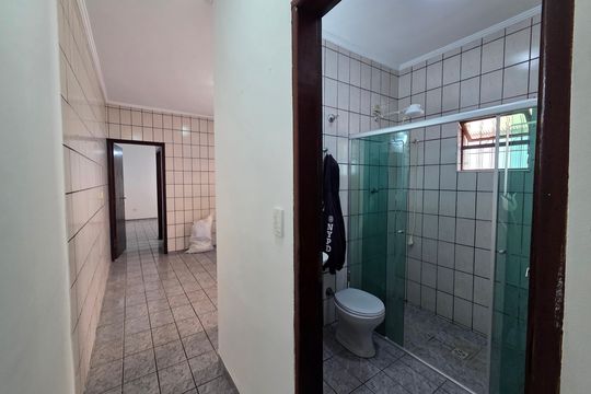 Corredor de casa para alugar com 3 quartos, 82m² em Nova Mirim, Praia Grande