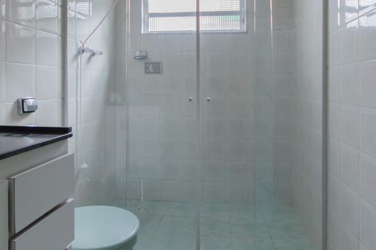 Banheiro de casa à venda com 2 quartos, 100m² em Vila Dom Pedro I, São Paulo