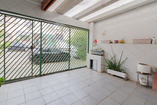 Garagem de casa à venda com 2 quartos, 100m² em Vila Dom Pedro I, São Paulo