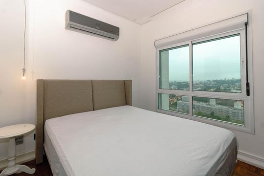 Quarto de kitnet/studio para alugar com 1 quarto, 52m² em Três Figueiras, Porto Alegre