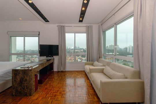 Sala de kitnet/studio para alugar com 1 quarto, 52m² em Três Figueiras, Porto Alegre