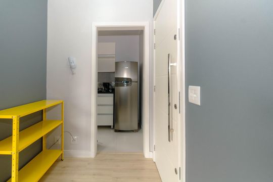 Corredor de apartamento para alugar com 1 quarto, 48m² em Centro Histórico, Porto Alegre