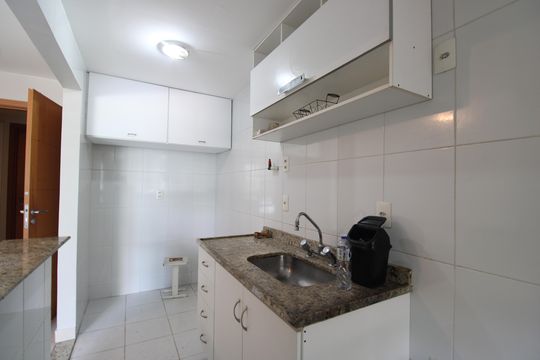Cozinha de apartamento para alugar com 2 quartos, 79m² em Barra Olímpica, Rio de Janeiro