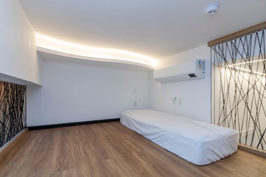 Quarto de kitnet/studio à venda com 1 quarto, 31m² em Jardim das Acacias, São Paulo