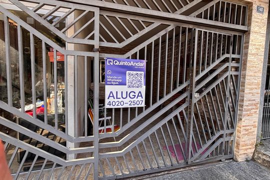 Fachada de casa para alugar com 1 quarto, 40m² em Gopouva, Guarulhos