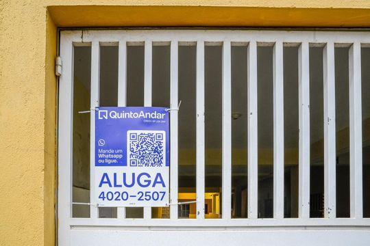 Fachada de casa para alugar com 1 quarto, 46m² em Vila Santo Estefano, São Paulo