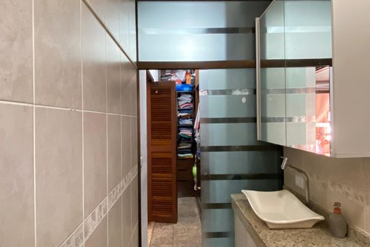 Closet - Banheiro da Suíte 2 de casa à venda com 4 quartos, 222m² em Cipava, Osasco