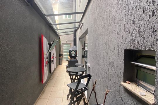Área externa de casa à venda com 4 quartos, 222m² em Cipava, Osasco
