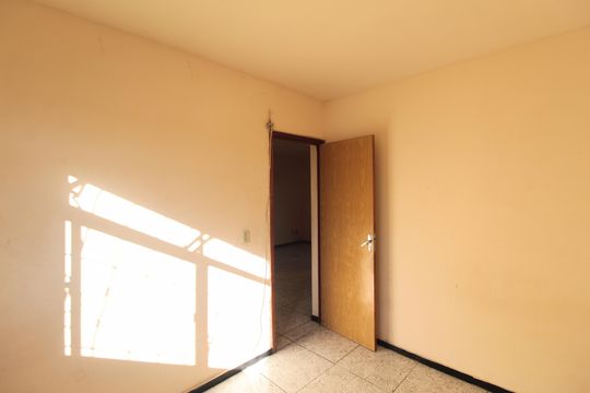 Quarto 2 de apartamento para alugar com 2 quartos, 49m² em Juliana, Belo Horizonte