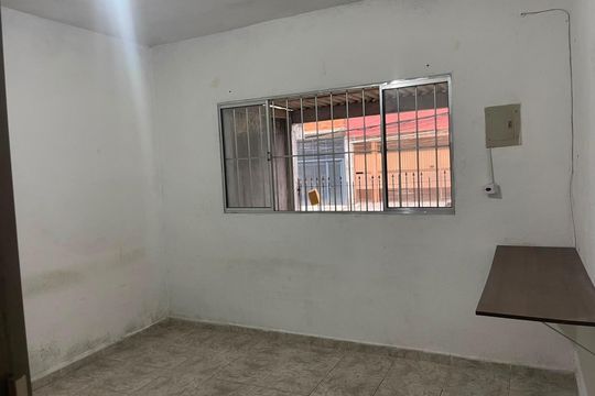 Quarto de casa para alugar com 1 quarto, 80m² em Jardim Adriana, Guarulhos