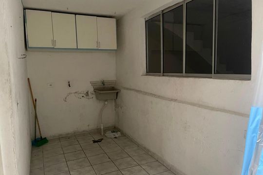 Área de serviço de casa para alugar com 1 quarto, 80m² em Jardim Adriana, Guarulhos