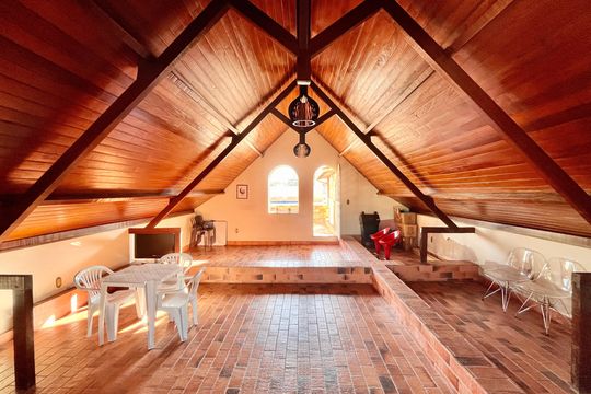 Casa à venda com 5 quartos, 700m² em Santa Tereza, Belo Horizonte