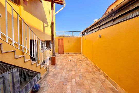 Casa à venda com 5 quartos, 700m² em Santa Tereza, Belo Horizonte