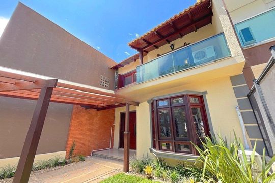 Fachada de casa de condomínio para alugar com 3 quartos, 140m² em Hípica, Porto Alegre