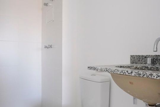 Banheiro da suíte de apartamento à venda com 3 quartos, 82m² em Vila Caminho do Mar, São Bernardo do Campo