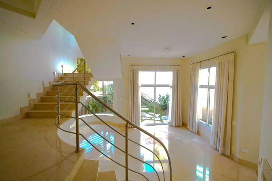 Sala de casa para alugar com 4 quartos, 381m² em Loteamento Alphaville Campinas, Campinas