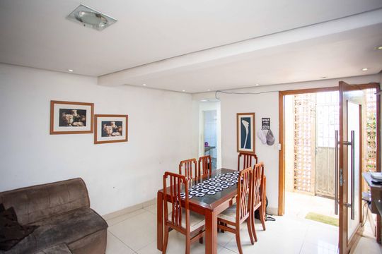 Sala de casa para alugar com 2 quartos, 70m² em Inamar, Diadema