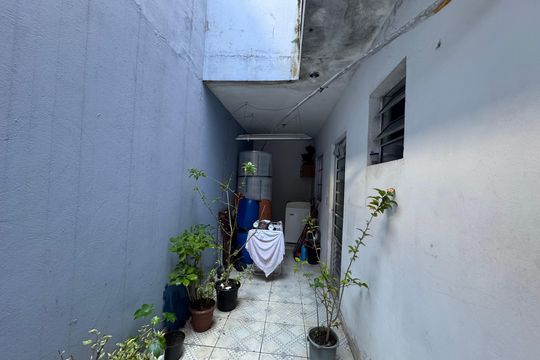 Quintal de casa para alugar com 1 quarto, 100m² em Chácara Adriana Aparecida, Carapicuíba
