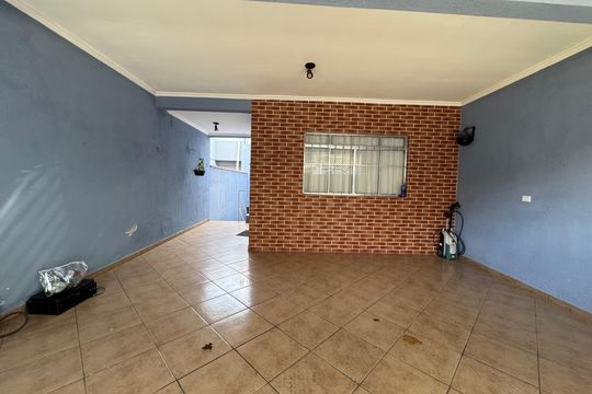Garagem de casa para alugar com 1 quarto, 100m² em Chácara Adriana Aparecida, Carapicuíba