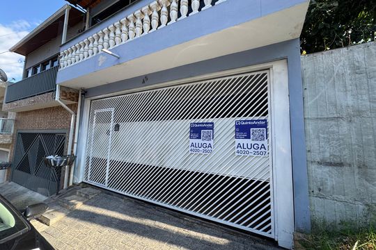 Fachada com PLACA de casa para alugar com 2 quartos, 100m² em Chácara Adriana Aparecida, Carapicuíba
