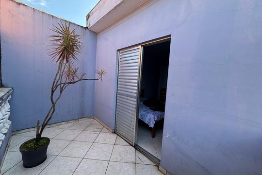 Varanda de casa para alugar com 2 quartos, 100m² em Chácara Adriana Aparecida, Carapicuíba