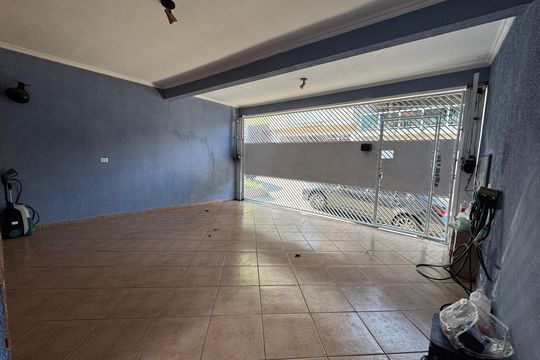 Garagem de casa para alugar com 2 quartos, 100m² em Chácara Adriana Aparecida, Carapicuíba