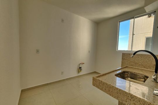 Cozinha de apartamento para alugar com 2 quartos, 46m² em Alvorada, Contagem